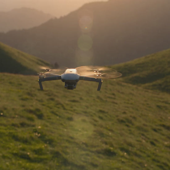 Le drone NIMBUS décolle et reste immobile en vol stationnaire