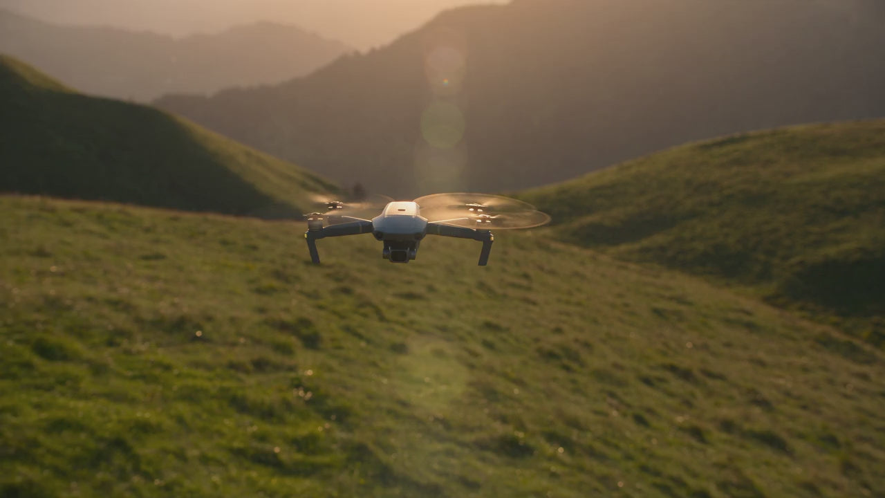 Le drone NIMBUS décolle et reste immobile en vol stationnaire