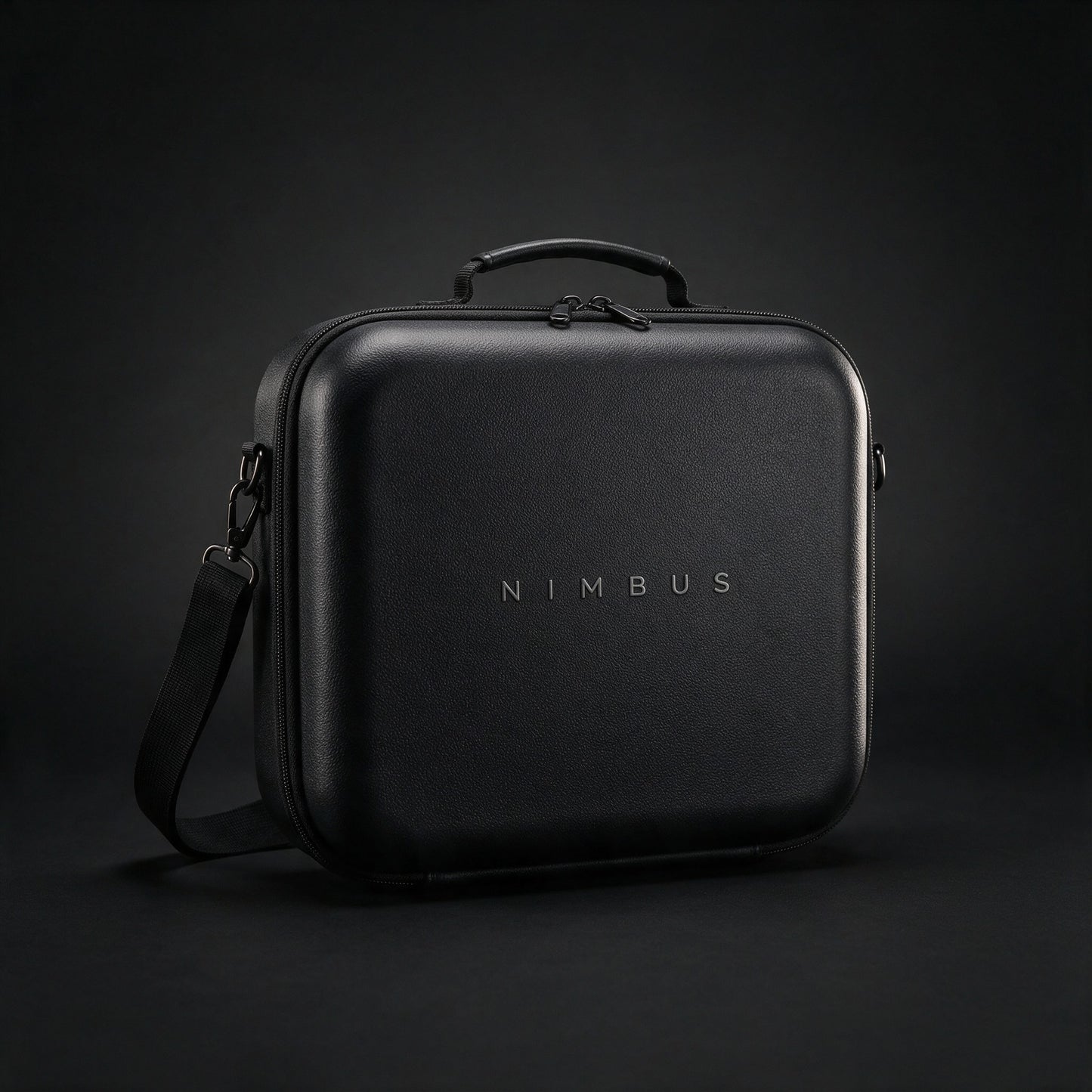 Sac de transport NIMBUS noir, ferme, avec sa bandouliere